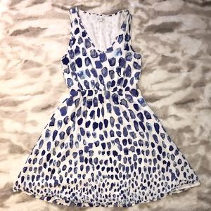 GAP Woman Spotted Design V-Neck Dress